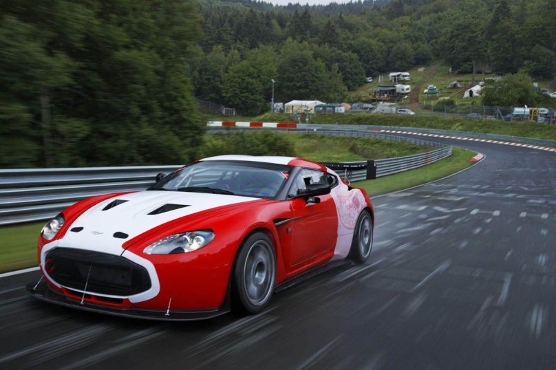 Aston Martin v12 Zagato Race