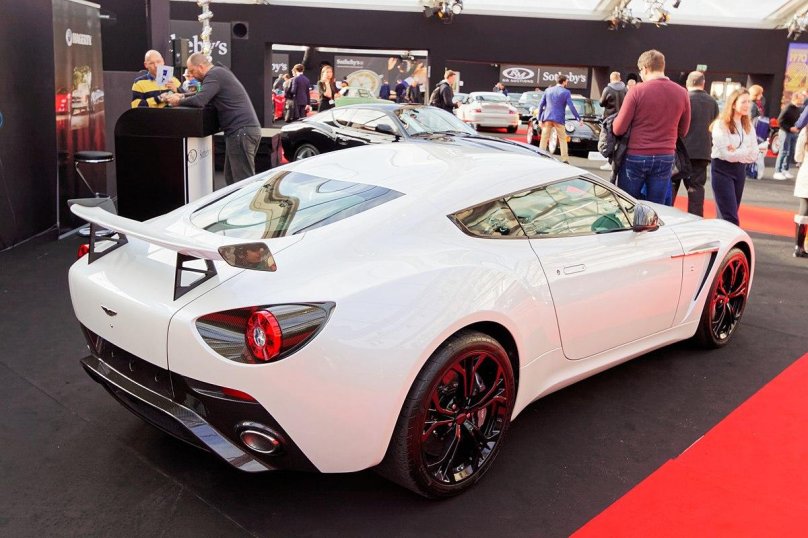 Астон Мартин v12 Zagato