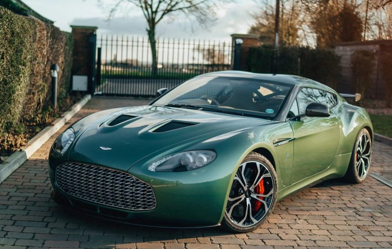 Aston Martin v12 Zagato 2011