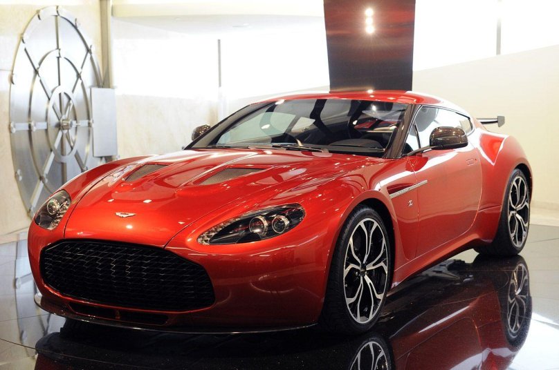 Aston Martin v12 Zagato 2017