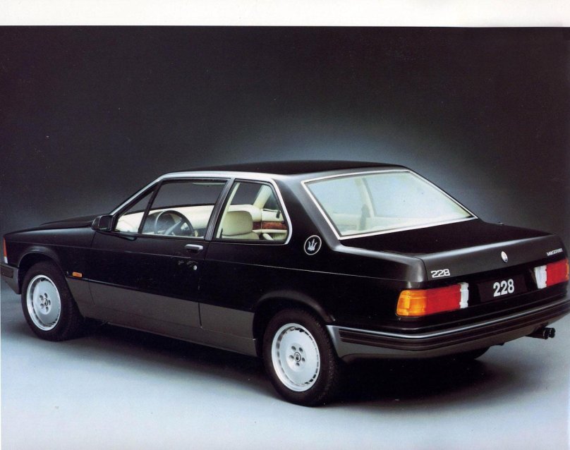 Maserati 228 седан