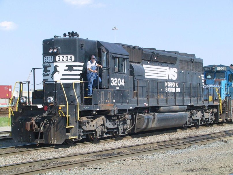 Поезд EMD SD 40 2