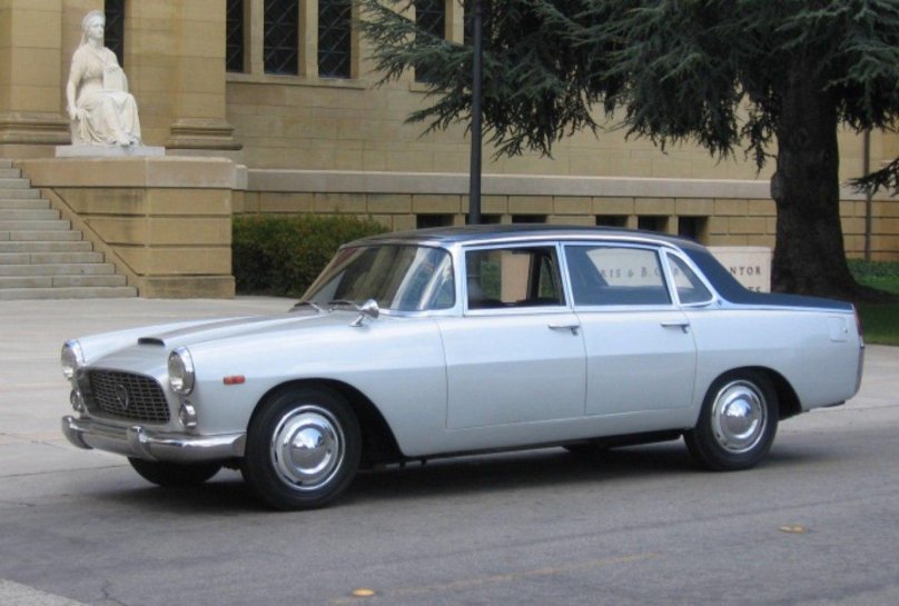 Автомобиль Лянча Фламиния седан