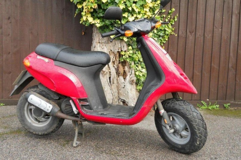 Скутер Piaggio Typhoon 50