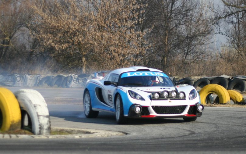 Lotus exige r-gt 2012