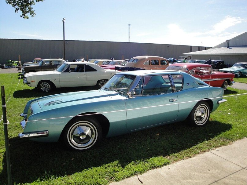 Студебеккер Аванти 2