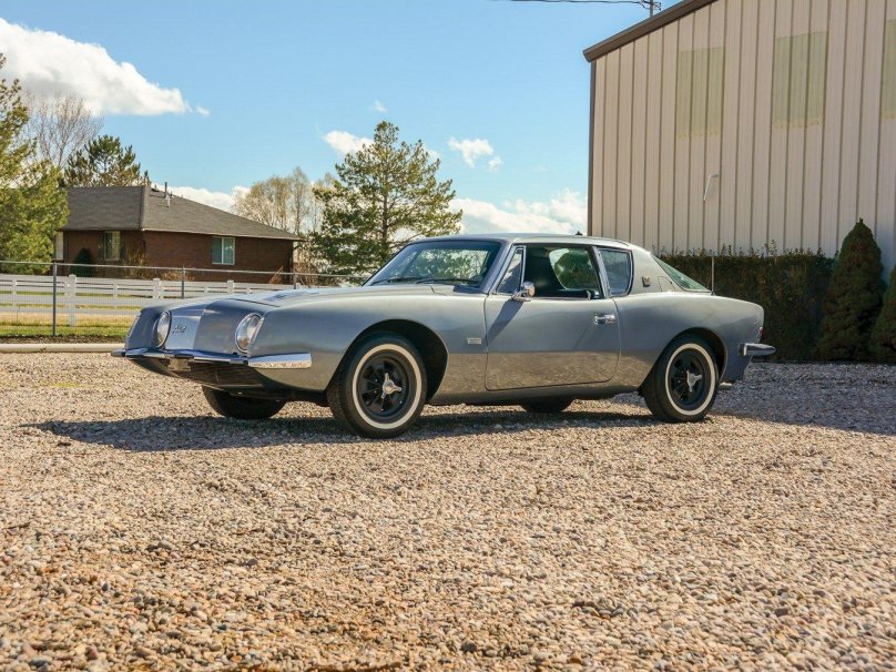Studebaker Avanti II