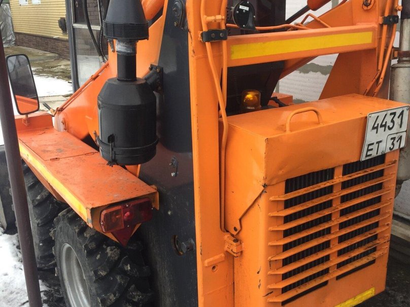 Мини погрузчик UNC 060