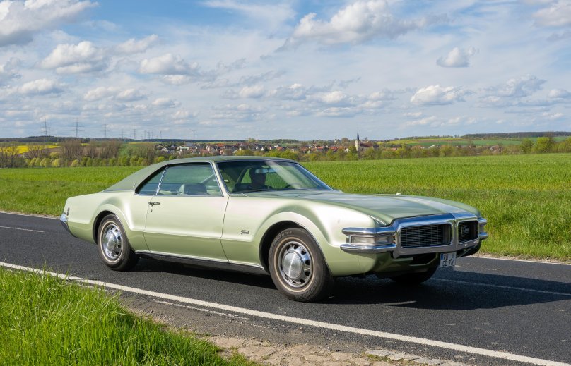 Oldsmobile Toronado 1 поколения