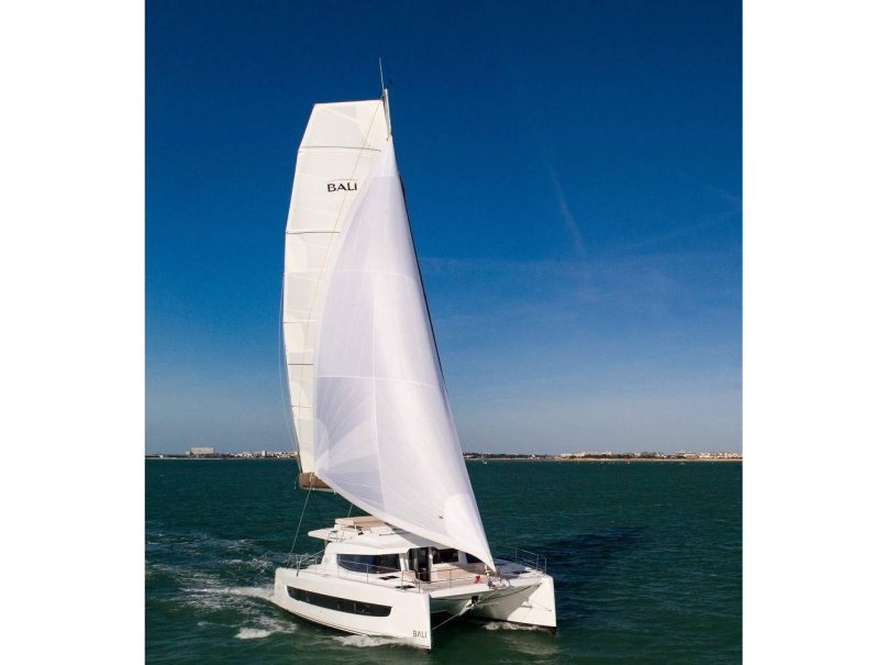 Новый парусник