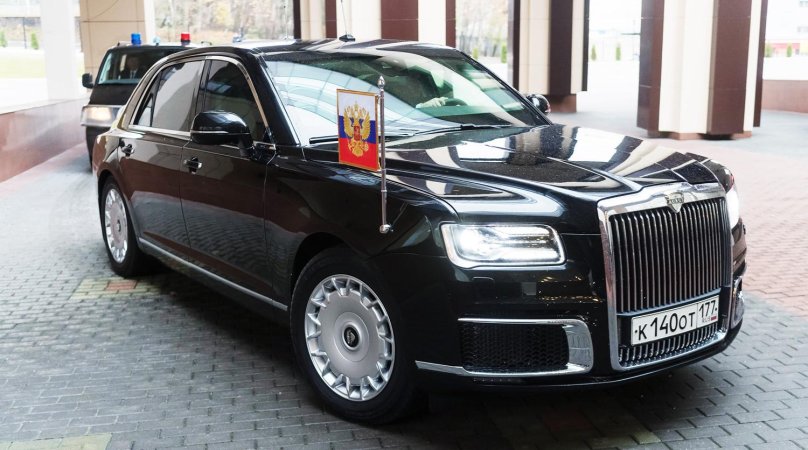 Лимузин президента Путина Аурус