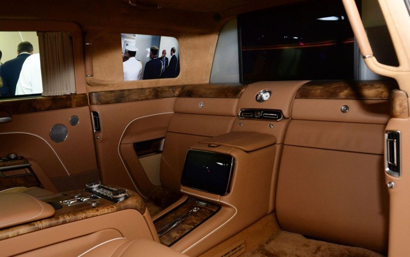 Аурус лимузин президента