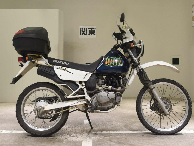 Suzuki dr200se
