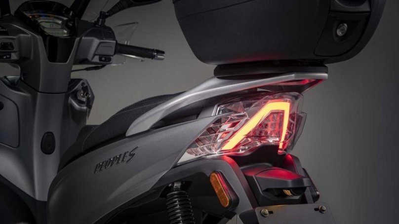 Макси скутер Kymco