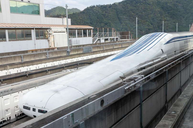 Поезд в Японии 500 км/ч