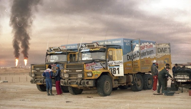 Грузовик в пустыне