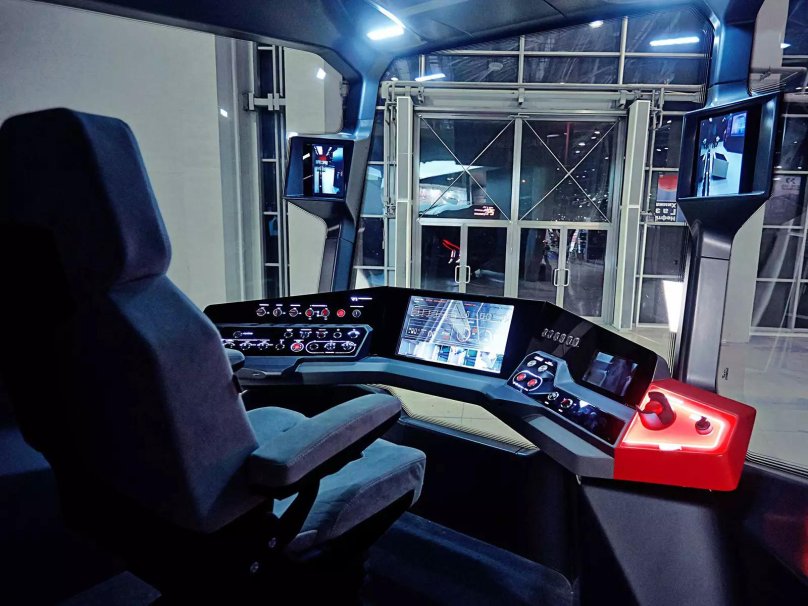 Трамвай r1 кабина