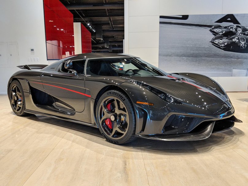 Кёнигсегг Regera -город-рекламы