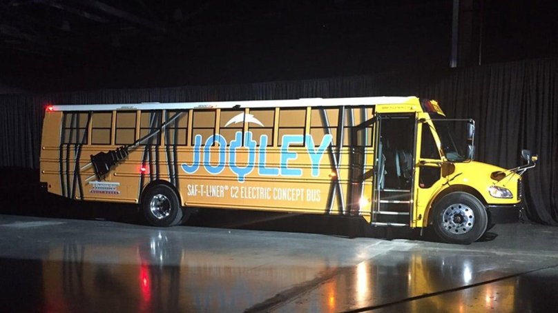 Томас .школьный автобус