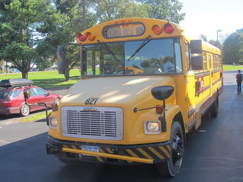 Фредлайнер автобус школьный