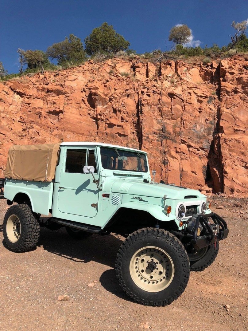 Toyota Land Cruiser fj45 Pickup