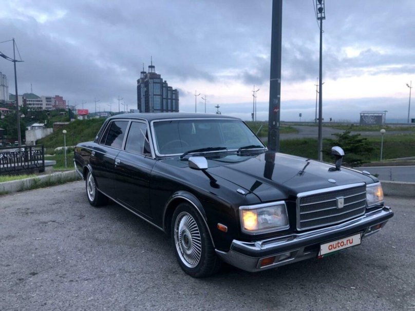 Toyota Century 1991