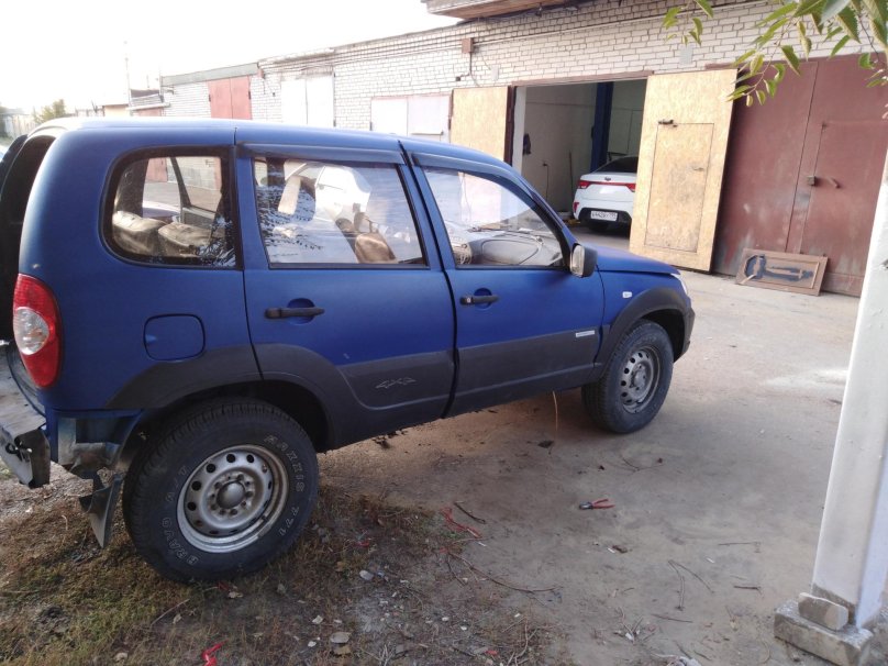 Шевроле Нива синий Раптор