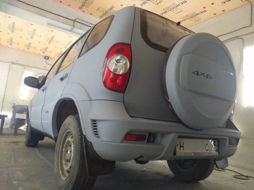 Niva Chevrolet серебристый Раптор