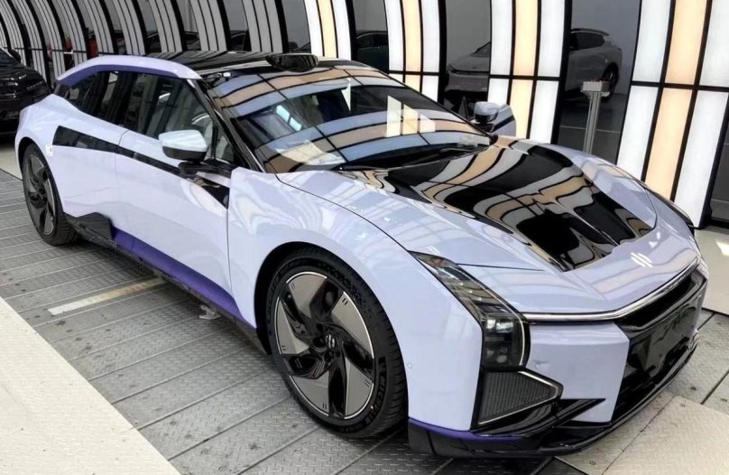 Китайский электромобиль hiphi