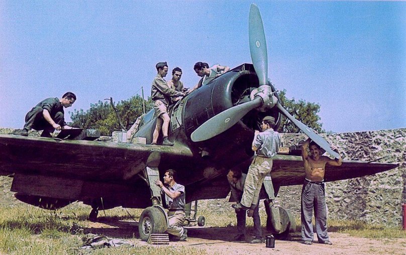 Истребитель Reggiane re.2000