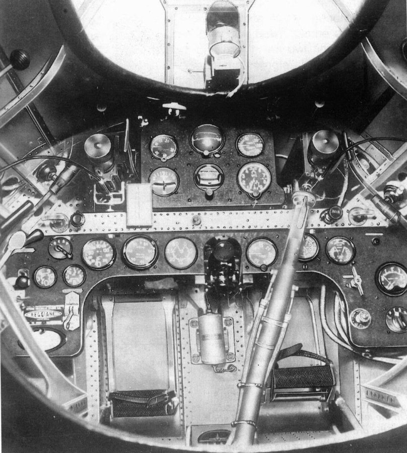 Reggiane re.2000 кабина