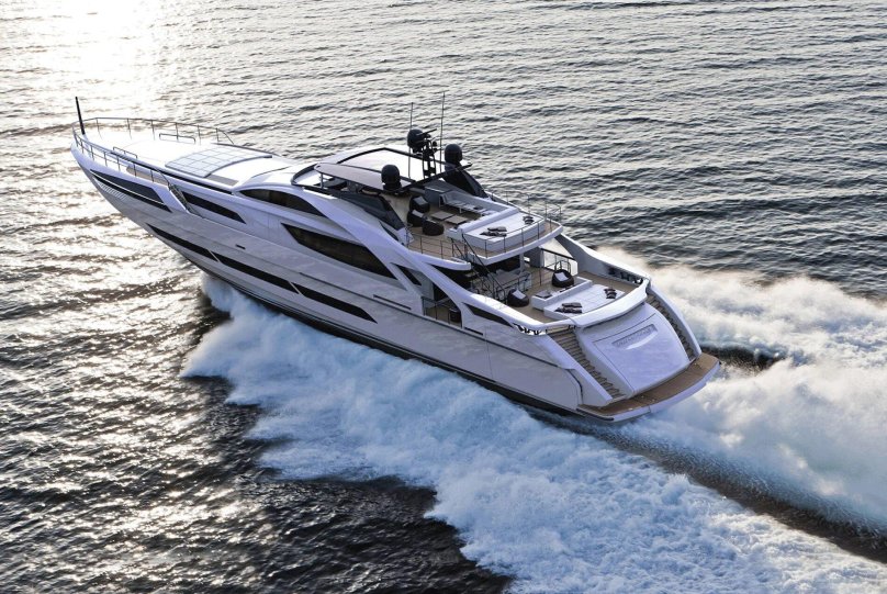 Яхта моторная Першинг