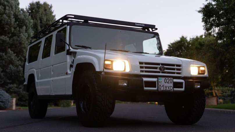 Toyota Mega Cruiser и Хаммер