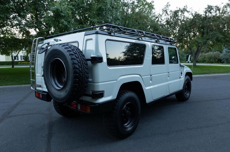 Toyota Mega Cruiser и Хаммер