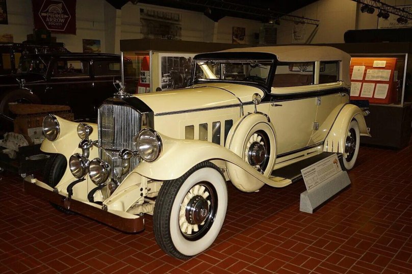 Pierce-arrow 1932