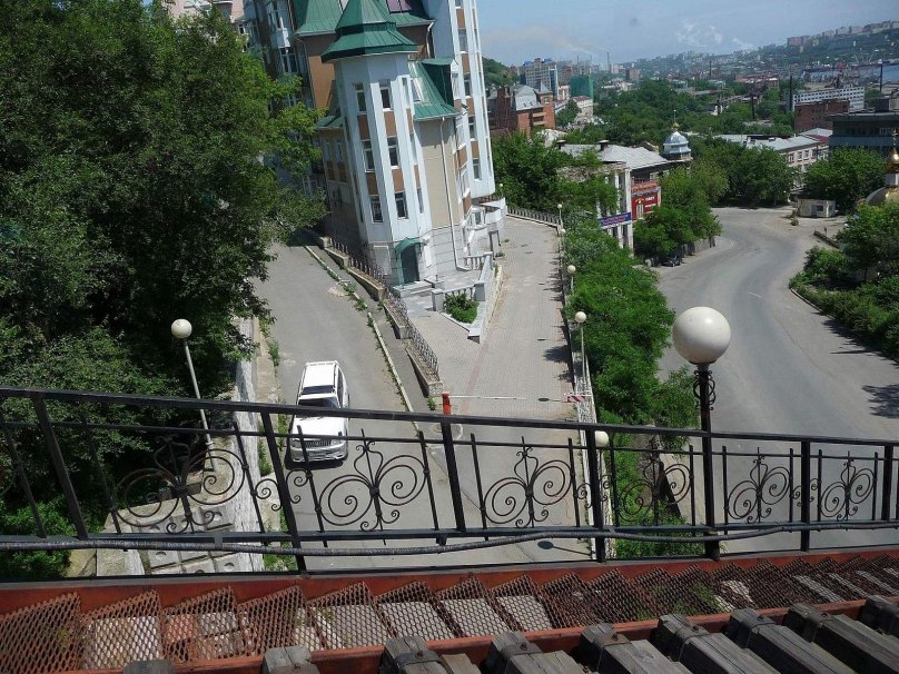 Памятник на фуникулере Владивосток