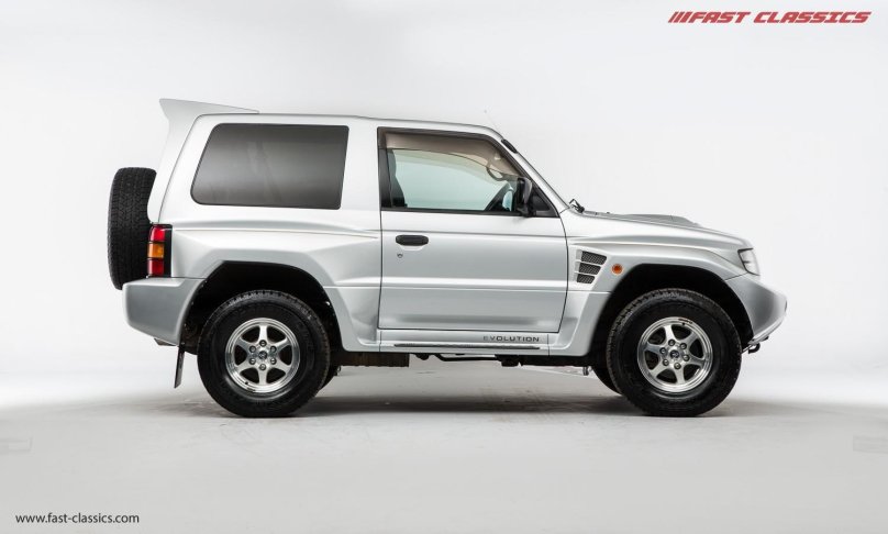 Митсубиси Паджеро Эволюшн