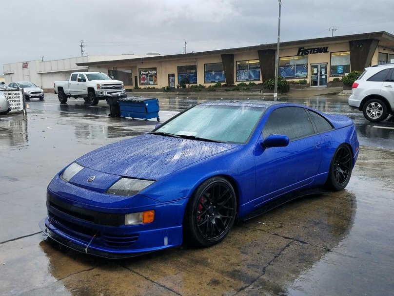 Nissan 300zx Blue