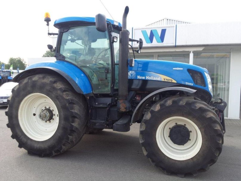 Трактор 7070