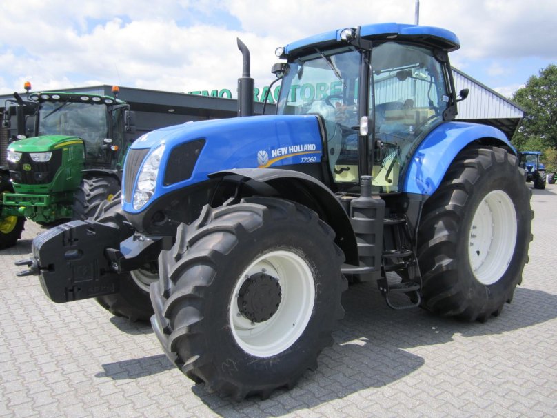 New Holland 7060
