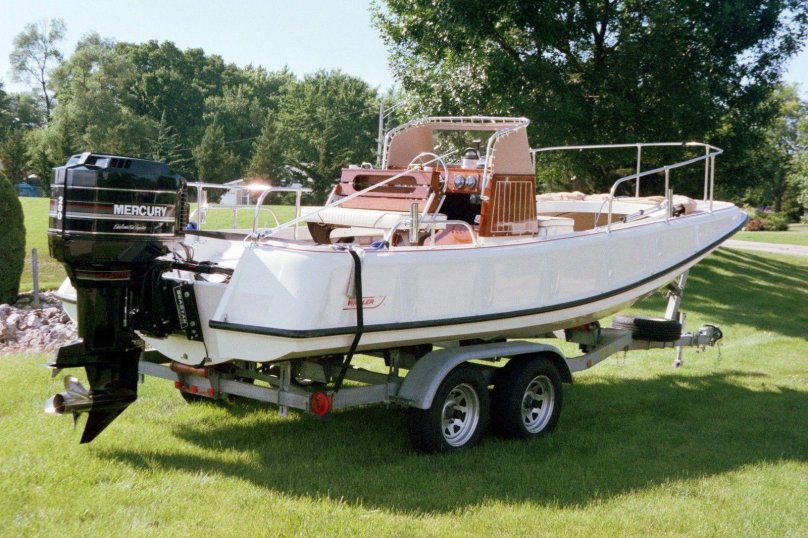 Boston Whaler 350