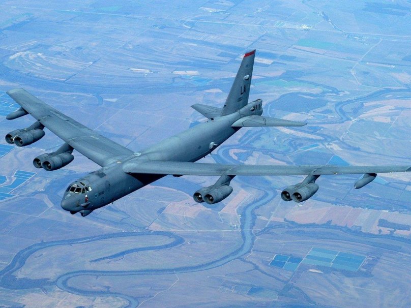 Стратегический бомбардировщик в-52н