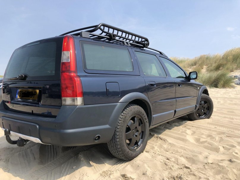 Volvo v70 Cross Country