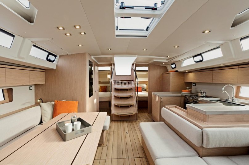 Яхта oceanis 51.1