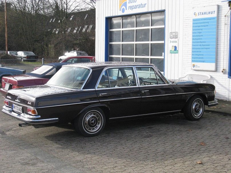 Mercedes Benz w109 300 sel