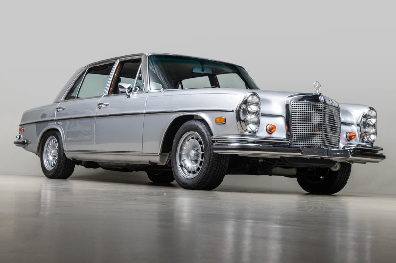 Mercedes-Benz 300 sel 6.3 w109