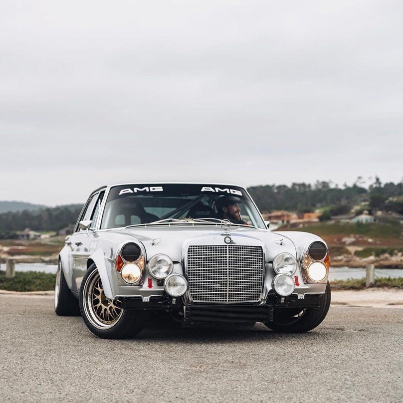 Mercedes-Benz 300 sel 6.8 AMG
