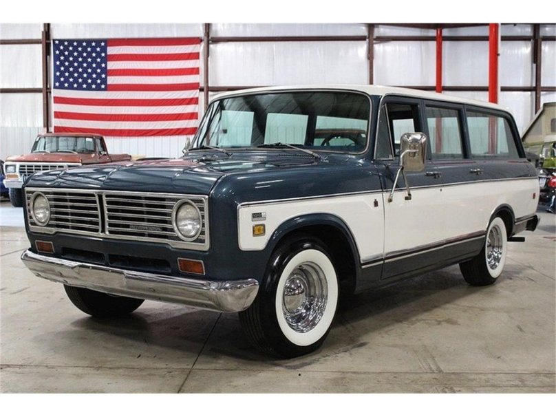 International Harvester Travelall 1973