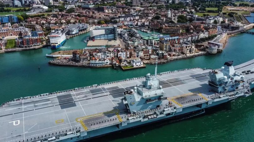 Британский авианосец HMS Prince of Wales