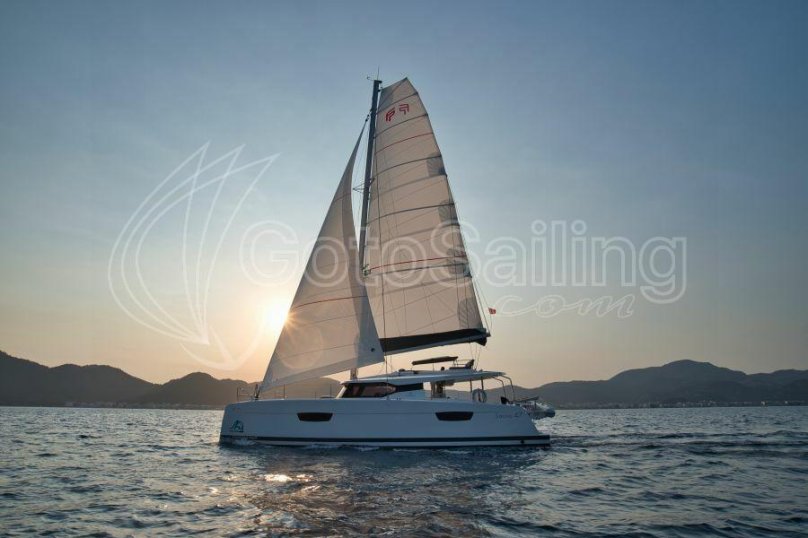 Катамаран Saona 47